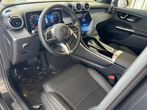 Graphite Gray Metallic 2026 Mercedes-Benz GLC 300 Base