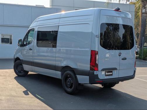 2025 Mercedes-Benz Sprinter 2500 Crew 144 WB