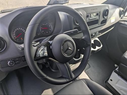 2025 Mercedes-Benz Sprinter 2500 Standard Roof