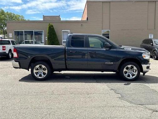 2021 RAM 1500 Big Horn Quad Cab 4x4 64' Box