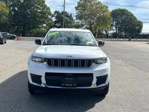 2022 Jeep Grand Cherokee L Laredo 4x4
