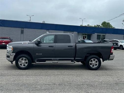 2024 RAM 2500 Big Horn Crew Cab 4x4 64' Box