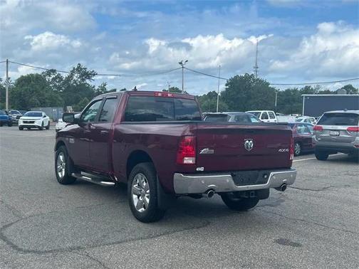 2017 RAM 1500 Big Horn Quad Cab 4x4 64' Box