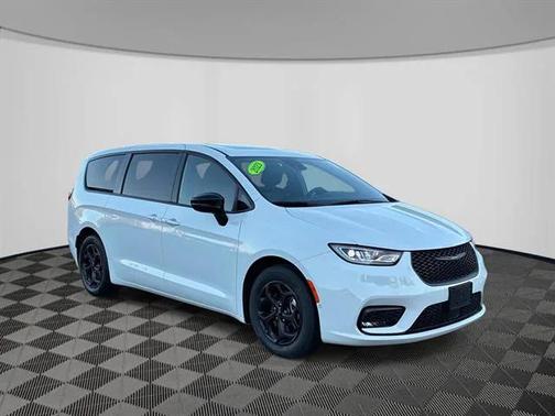 2023 Chrysler Pacifica Hybrid Limited