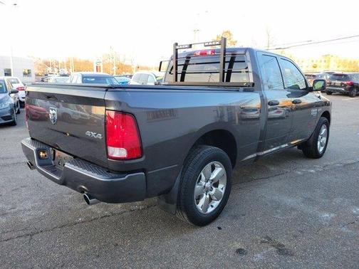 Photo 2 of 32 of 2019 RAM 1500 Classic Express