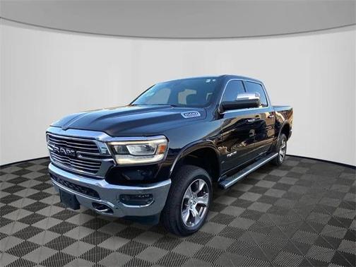 2019 RAM 1500 Laramie Crew Cab 4x4 57' Box