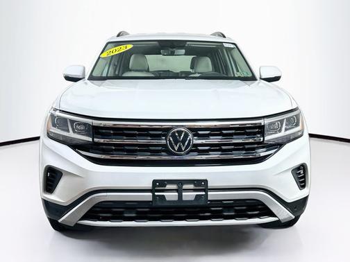 Pure White 2023 Volkswagen Atlas 3.6 SE w/ Technology