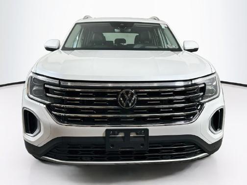 Opal White Pearl Effect 2024 Volkswagen Atlas 2.0T SEL