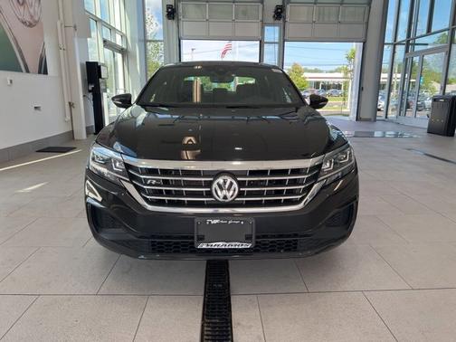 2022 Volkswagen Passat 2.0T R-Line