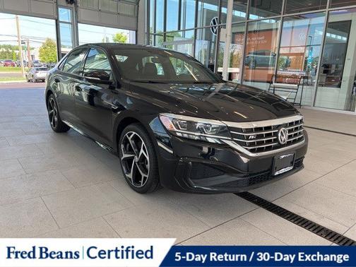 2022 Volkswagen Passat 2.0T R-Line