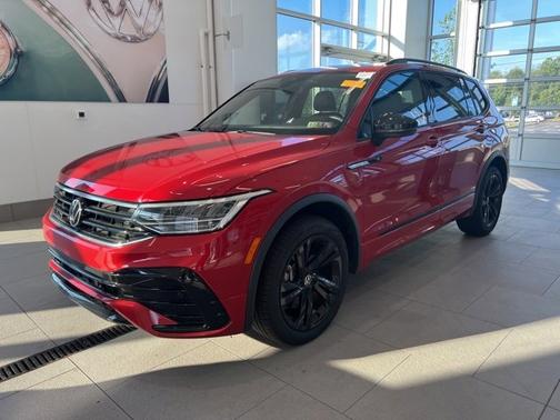 2024 Volkswagen Tiguan 2.0T SE R-Line Black