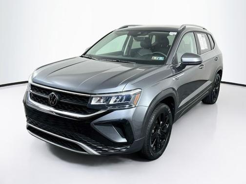 Platinum Gray Metallic 2023 Volkswagen Taos 1.5T SE