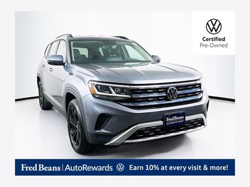 Platinum Gray Metallic 2023 Volkswagen Atlas 3.6 SE w/ Technology