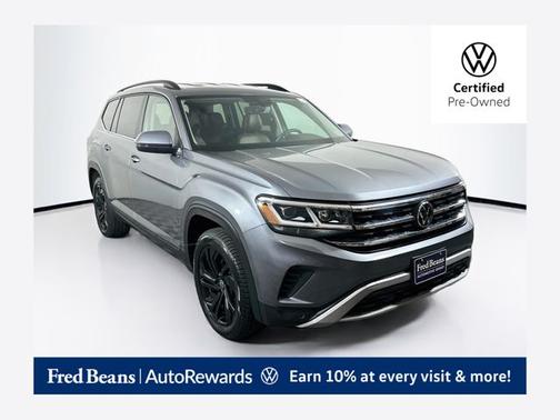 Platinum Gray Metallic 2023 Volkswagen Atlas 3.6 SE w/ Technology