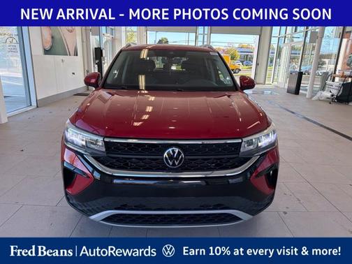 Kings Red 2023 Volkswagen Taos 1.5T SE