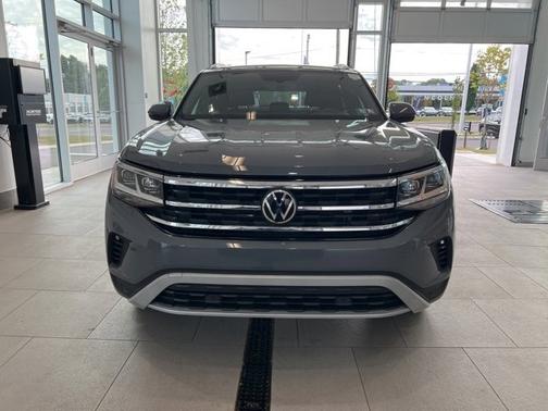 2022 Volkswagen Atlas Cross Sport 2.0T SE w/ Technology