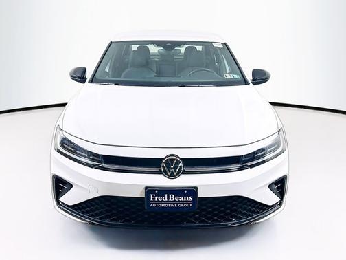 Pure White 2025 Volkswagen Jetta 1.5T Sport