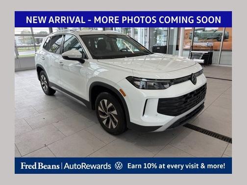 Pure White 2025 Volkswagen Tiguan 2.0T S