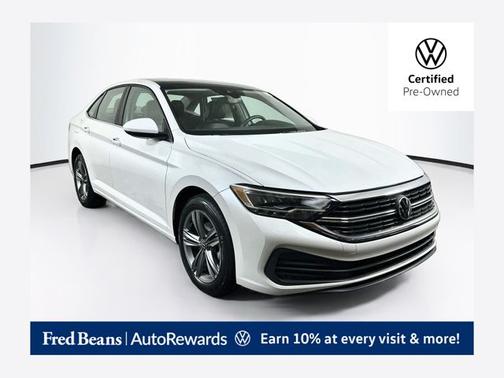 Opal White Pearl Effect 2023 Volkswagen Jetta 1.5T SE