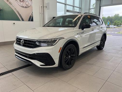 2022 Volkswagen Tiguan 2.0T SE R-Line Black