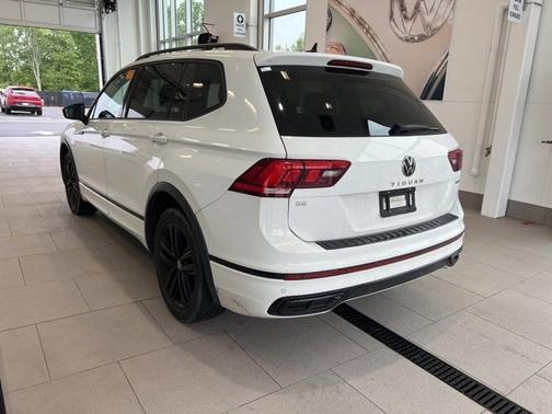 2022 Volkswagen Tiguan 2.0T SE R-Line Black