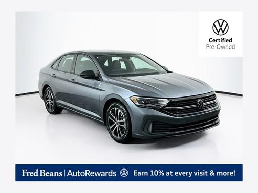 Platinum Gray Metallic 2023 Volkswagen Jetta 1.5T Sport