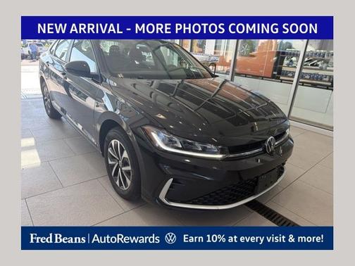 Deep Black Pearl Effect 2025 Volkswagen Jetta 1.5T S