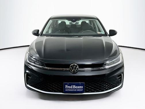 Deep Black Pearl Effect 2025 Volkswagen Jetta 1.5T S