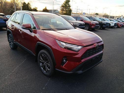 2025 Toyota RAV4 Hybrid XLE Premium