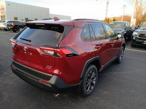 2025 Toyota RAV4 Hybrid XLE Premium