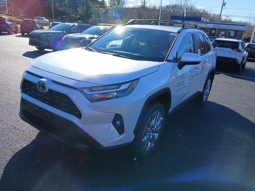 2025 Toyota RAV4 XLE Premium