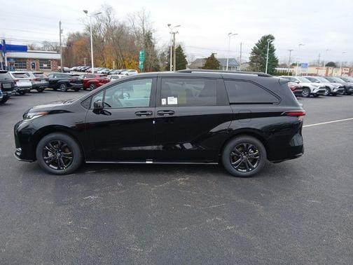 2025 Toyota Sienna XSE 7 Passenger