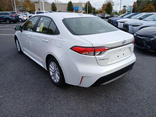 2026 Toyota Corolla Hybrid LE