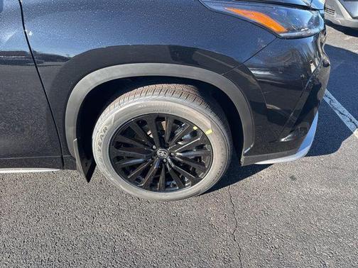 2026 Toyota Highlander XSE