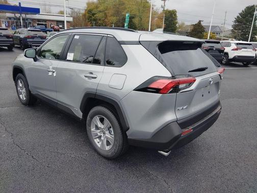 2025 Toyota RAV4 Hybrid XLE