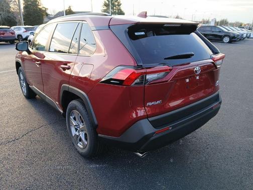 2025 Toyota RAV4 Hybrid XLE