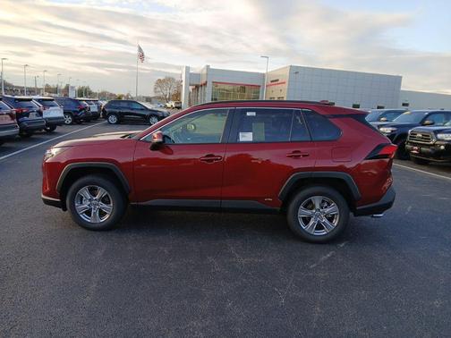 2025 Toyota RAV4 Hybrid XLE