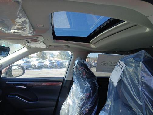 2026 Toyota Highlander Hybrid Limited