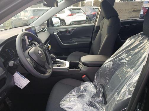 2025 Toyota RAV4 Hybrid LE