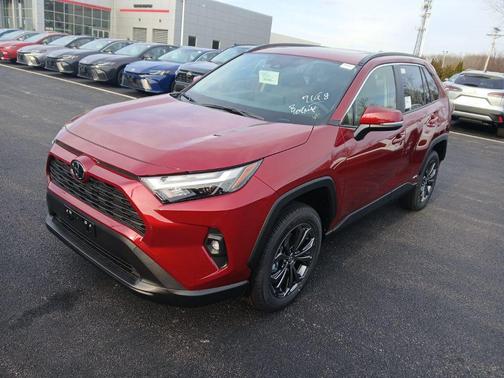 2025 Toyota RAV4 Hybrid XLE Premium