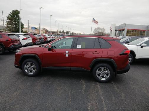 2025 Toyota RAV4 XLE