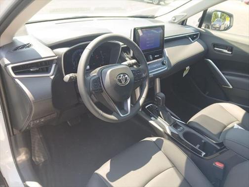 2025 Toyota Corolla Cross XLE