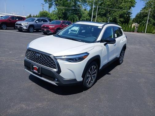 2025 Toyota Corolla Cross XLE