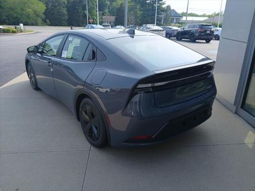 2025 Toyota Prius L