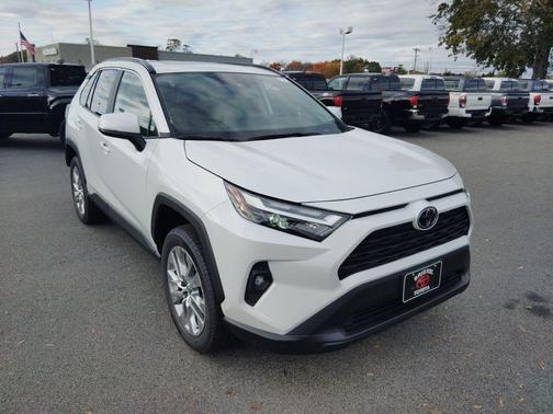 2025 Toyota RAV4 XLE Premium