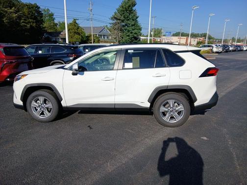 2025 Toyota RAV4 Hybrid XLE