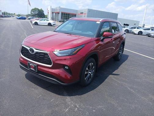 2025 Toyota Highlander XLE