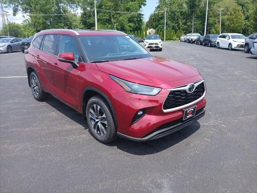 2025 Toyota Highlander XLE