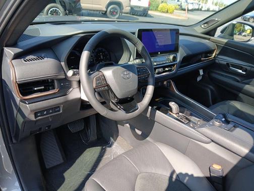 2025 Toyota Grand Highlander Hybrid Limited MAX