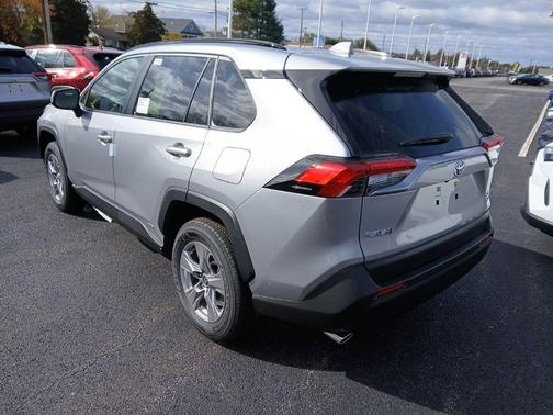 2025 Toyota RAV4 Hybrid XLE